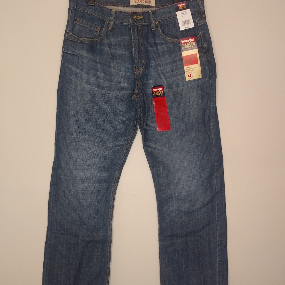 NWT - 2 PAIRS! Wrangler Relaxed Boot jean- 32"X30"